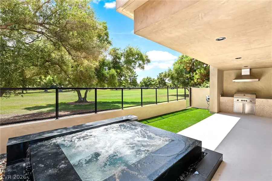 2847 Queens Courtyard Drive, Las Vegas, NV 89109 - #3