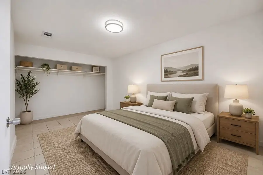 716 N 11th Street, Las Vegas, NV 89101 - #3
