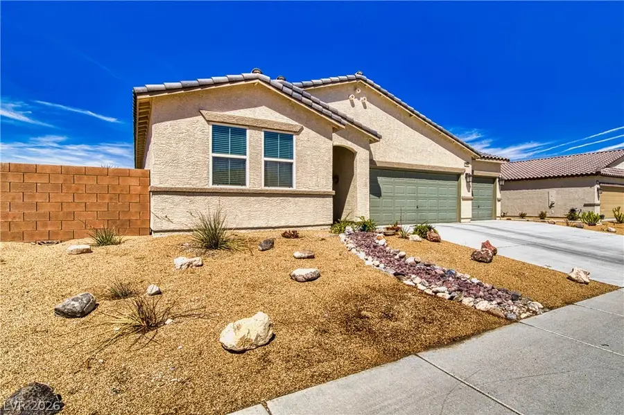 5562 S Chippewa Street, Pahrump, NV 89061 - #2