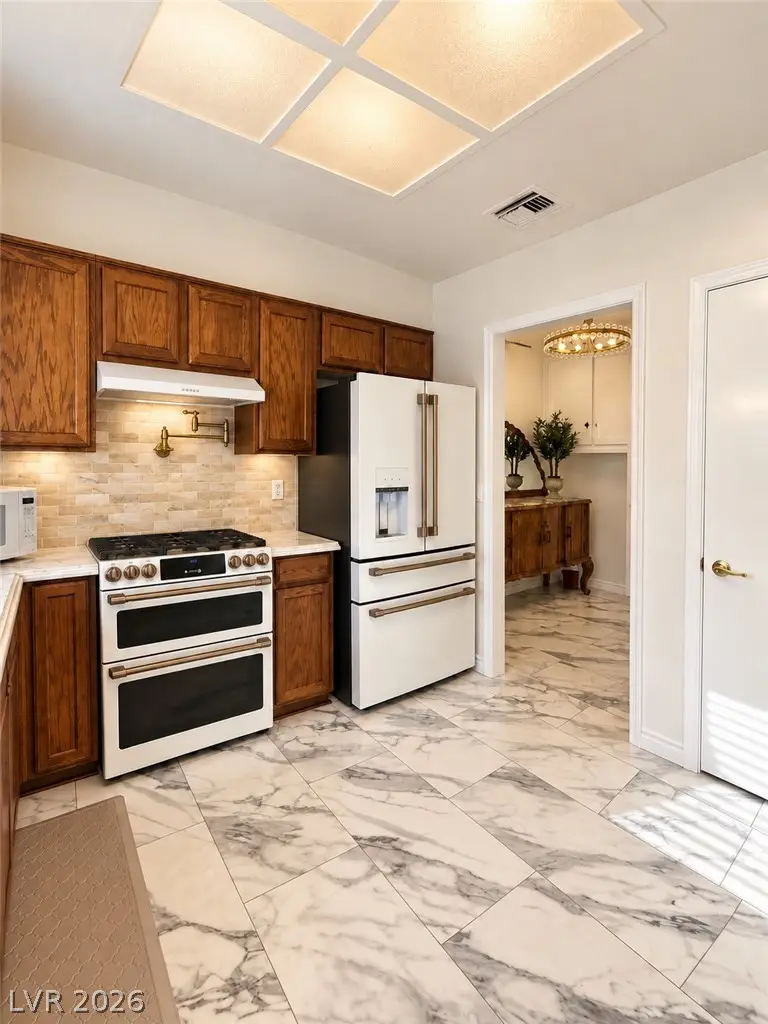 8613 Villa Ridge Drive, Las Vegas, NV 89134 - #2