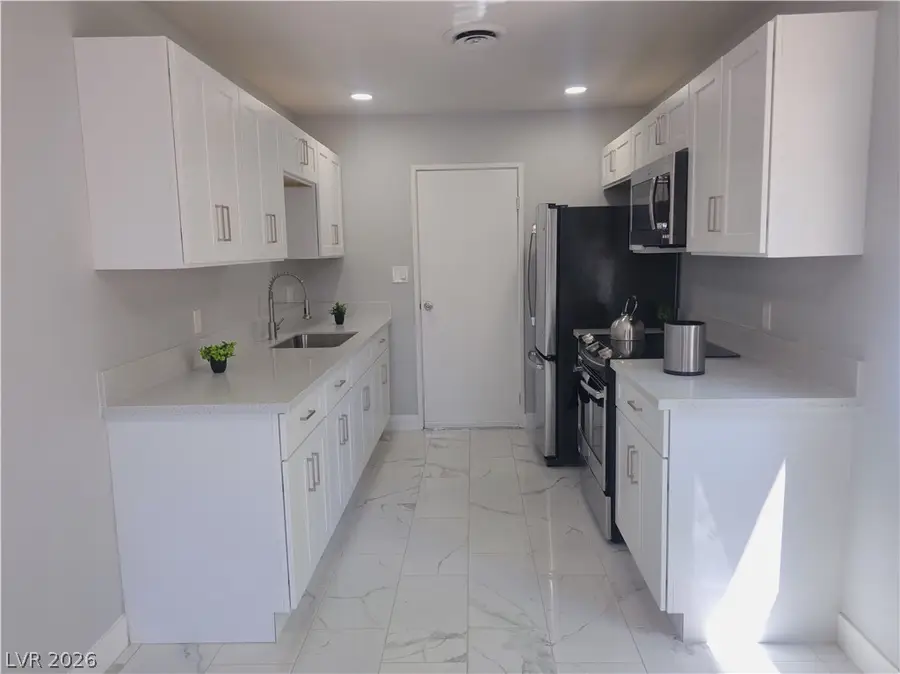 5230 Rou Circle, Las Vegas, NV 89122 - #3