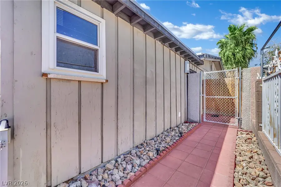 805 N 19th Street, Las Vegas, NV 89101 - #3