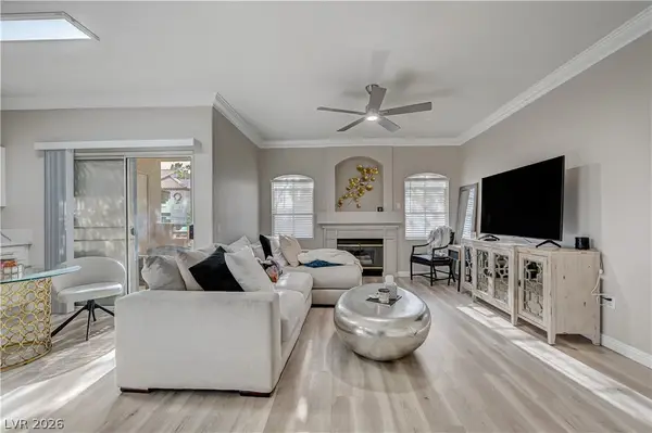 5415 W Harmon Avenue #1029, Las Vegas, NV 89103