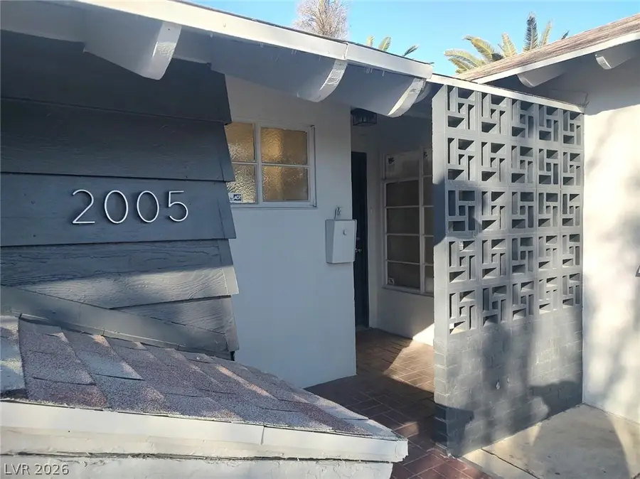 2005 E Oakey Boulevard, Las Vegas, NV 89104 - #2