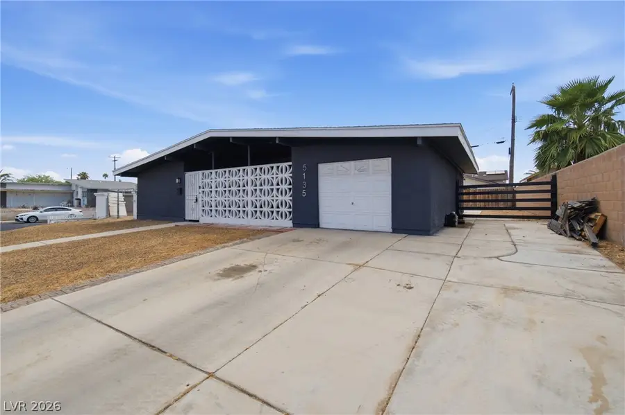 5135 Champions Avenue, Las Vegas, NV 89142 - #2