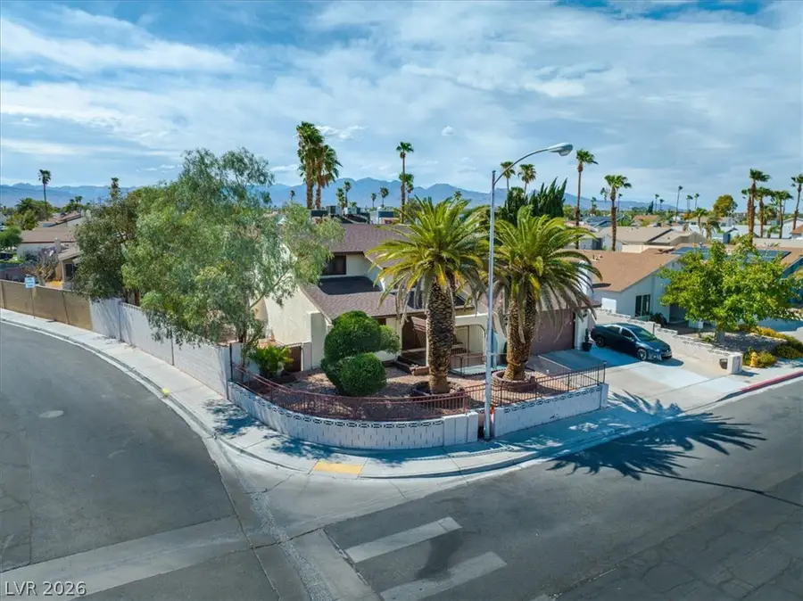3885 Redwood Street, Las Vegas, NV 89103 - #2