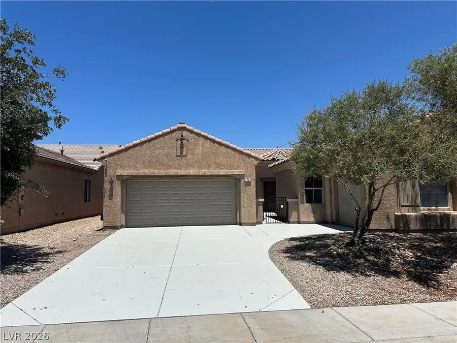 5728 Flying Birdie Avenue, Las Vegas, NV 89122 - #3