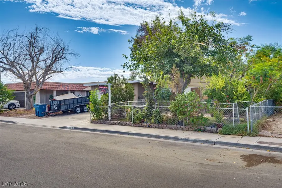 5305 Camden Avenue, Las Vegas, NV 89122 - #3