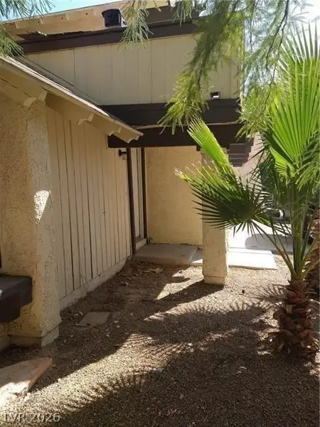 4760 Woodridge Road, Las Vegas, NV 89121 - #2