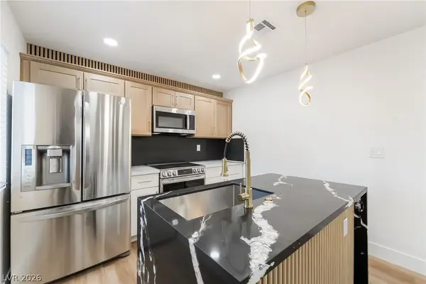 5332 River Glen Drive #400, Las Vegas, NV 89103