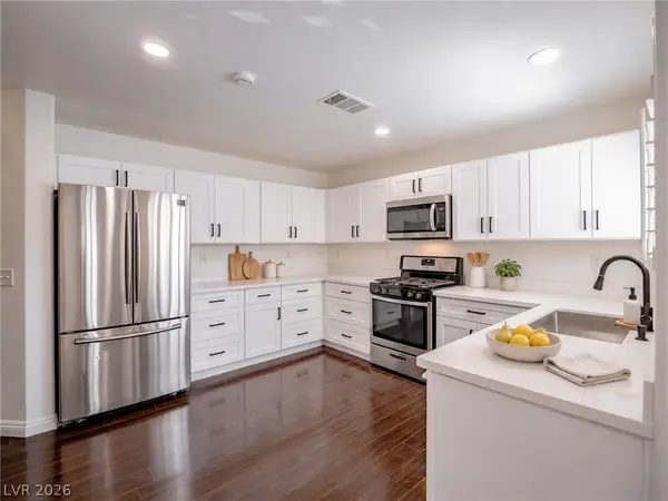 6524 Roundstone Bog Avenue, Las Vegas, NV 89139
