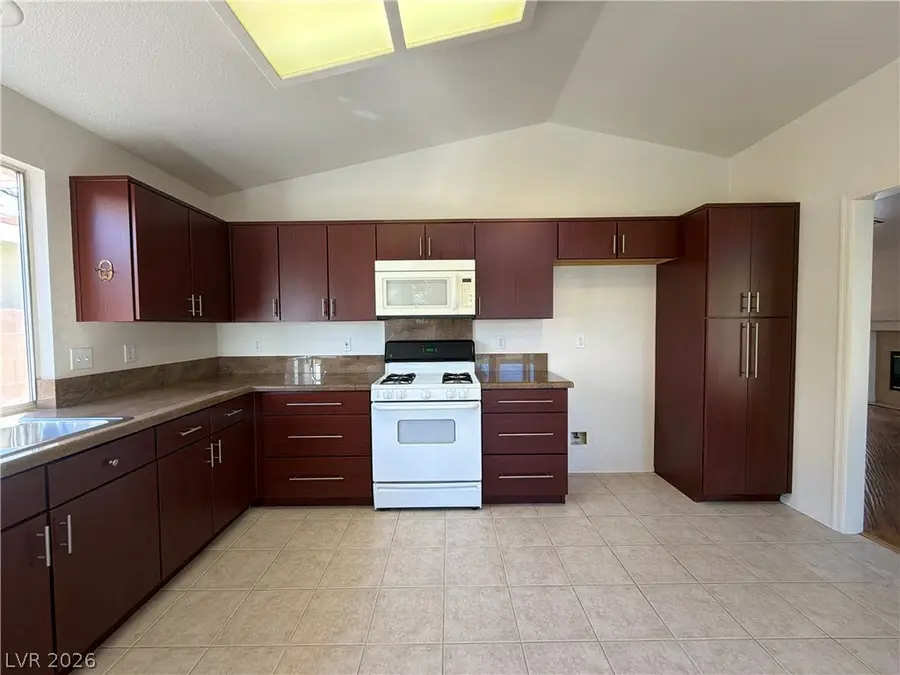 6916 Troubador Drive, Las Vegas, NV 89119 - #2