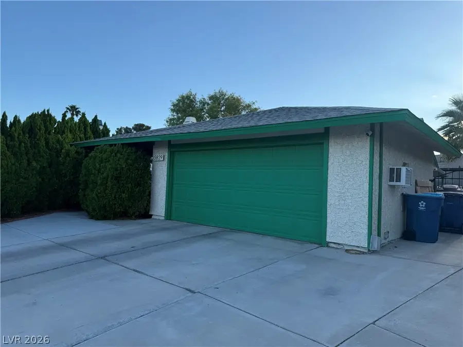 5829 Halfmoon Way, Las Vegas, NV 89108 - #2