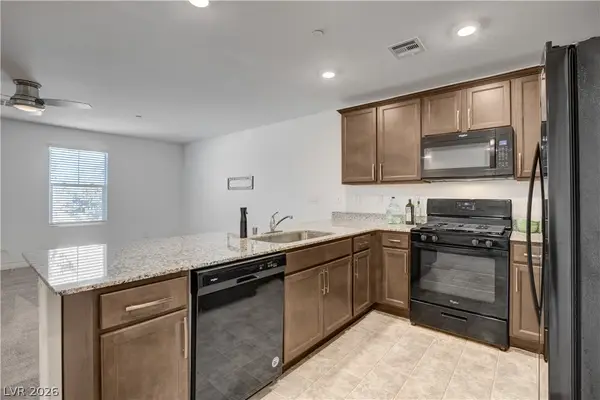 5226 Steep Cliffs Avenue, Las Vegas, NV 89115