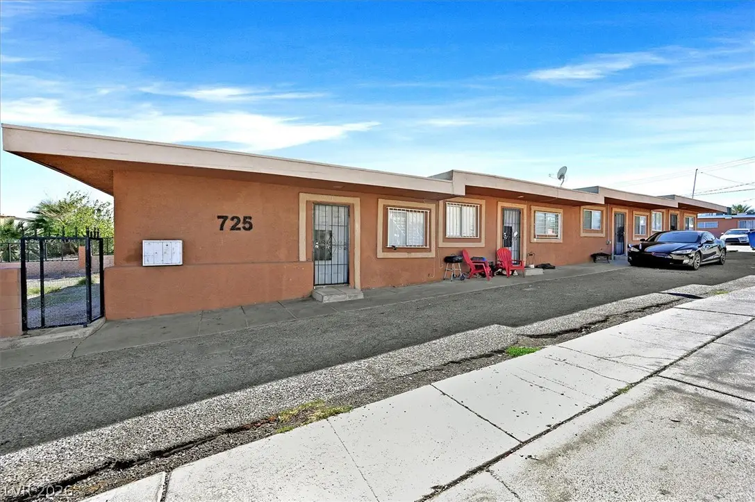 725 N 11th Street, Las Vegas, NV 89101 - #1