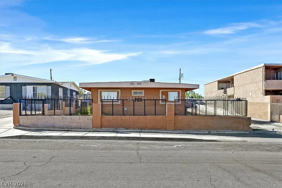 725 N 11th Street, Las Vegas, NV 89101 - #2
