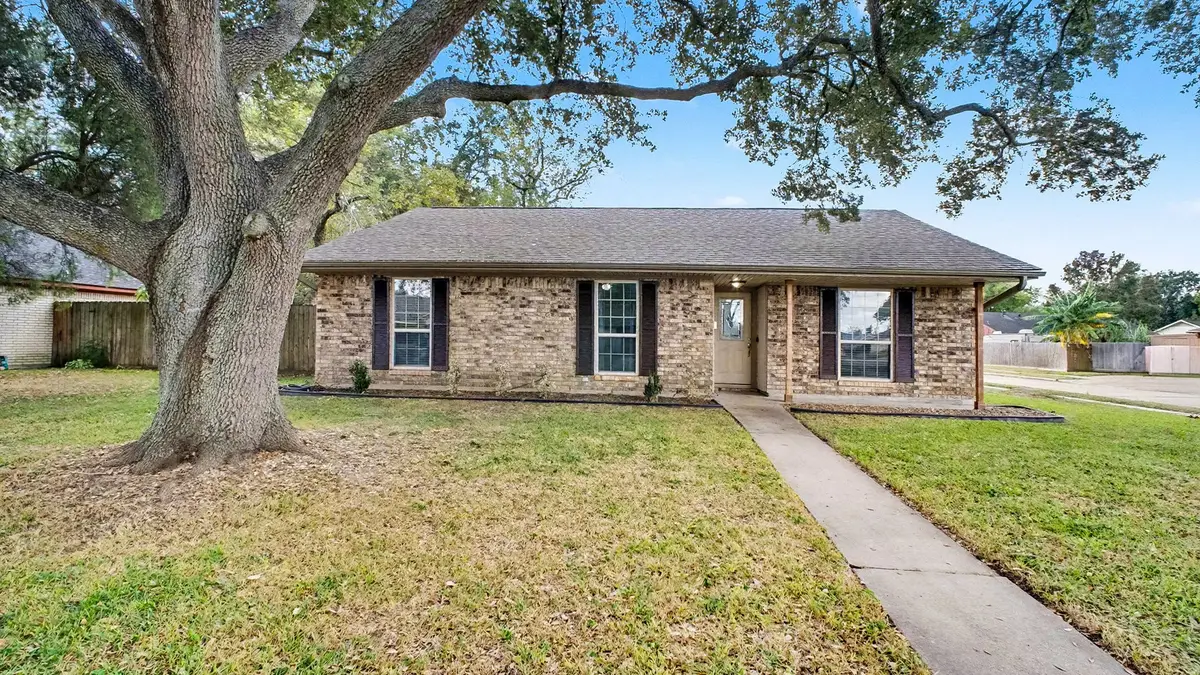 5208 Carmona Lane, Pearland, TX 77584 - Image #1