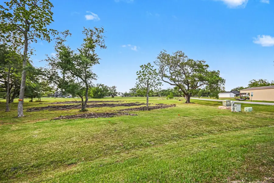 375 Thousand Oaks Drive, Angleton, TX 77515 - #3
