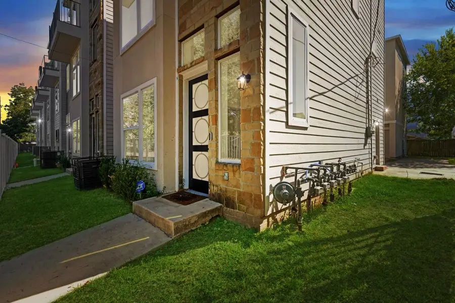 6725 Saint Augustine Street, Houston, TX 77021 - Image #2