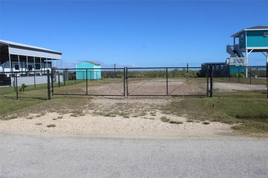 1169 Mabry Street, Gilchrist, TX 77617 - Image #3