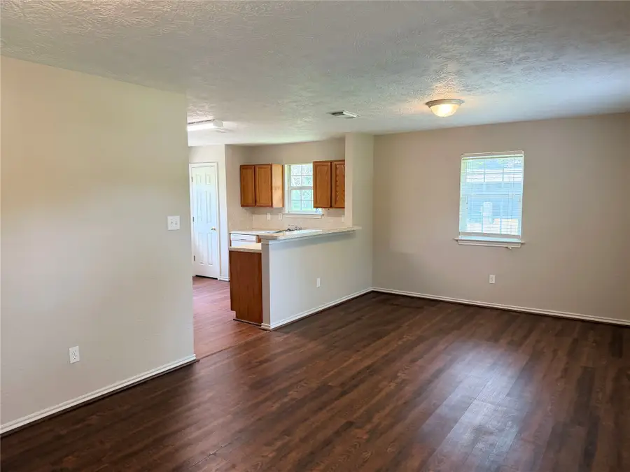 123 Robinson Road, Oyster Creek, TX 77541 - #2