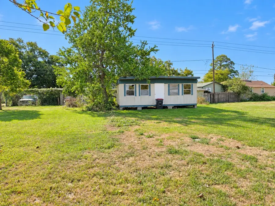 311 W Main Street, Baytown, TX 77520 - #2
