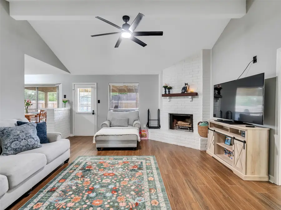 101 N Wagon Lane N, Angleton, TX 77515 - #3