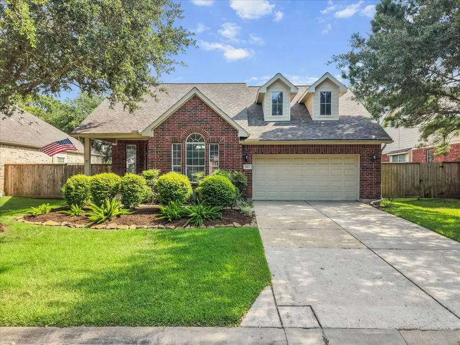 1612 S Lago Vista Drive, Pearland, TX 77581 - #2