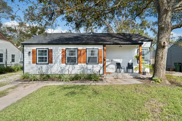 729 Kyle Street, Angleton, TX 77515