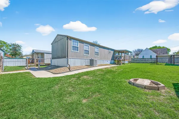 22218 Madison Street, Bedias, TX 77831