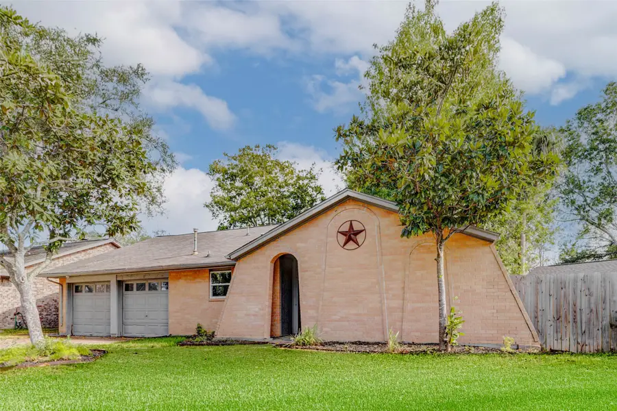 15531 Edenvale Street, Friendswood, TX 77546 - Image #2