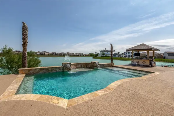 8 Cypress Point Court, Manvel, TX 77578