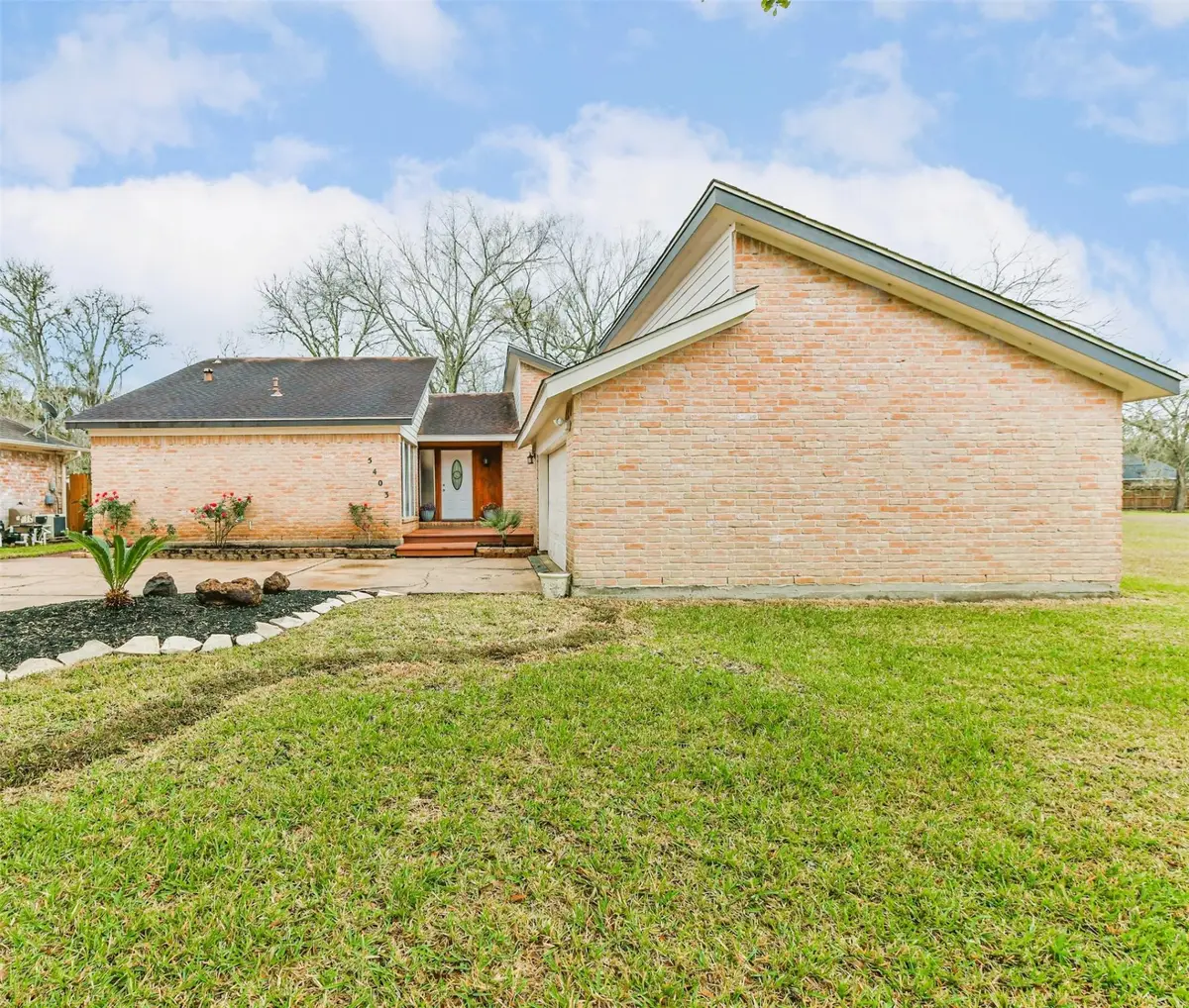 5403 Royal Parkway, Friendswood, TX 77546 - Image #1