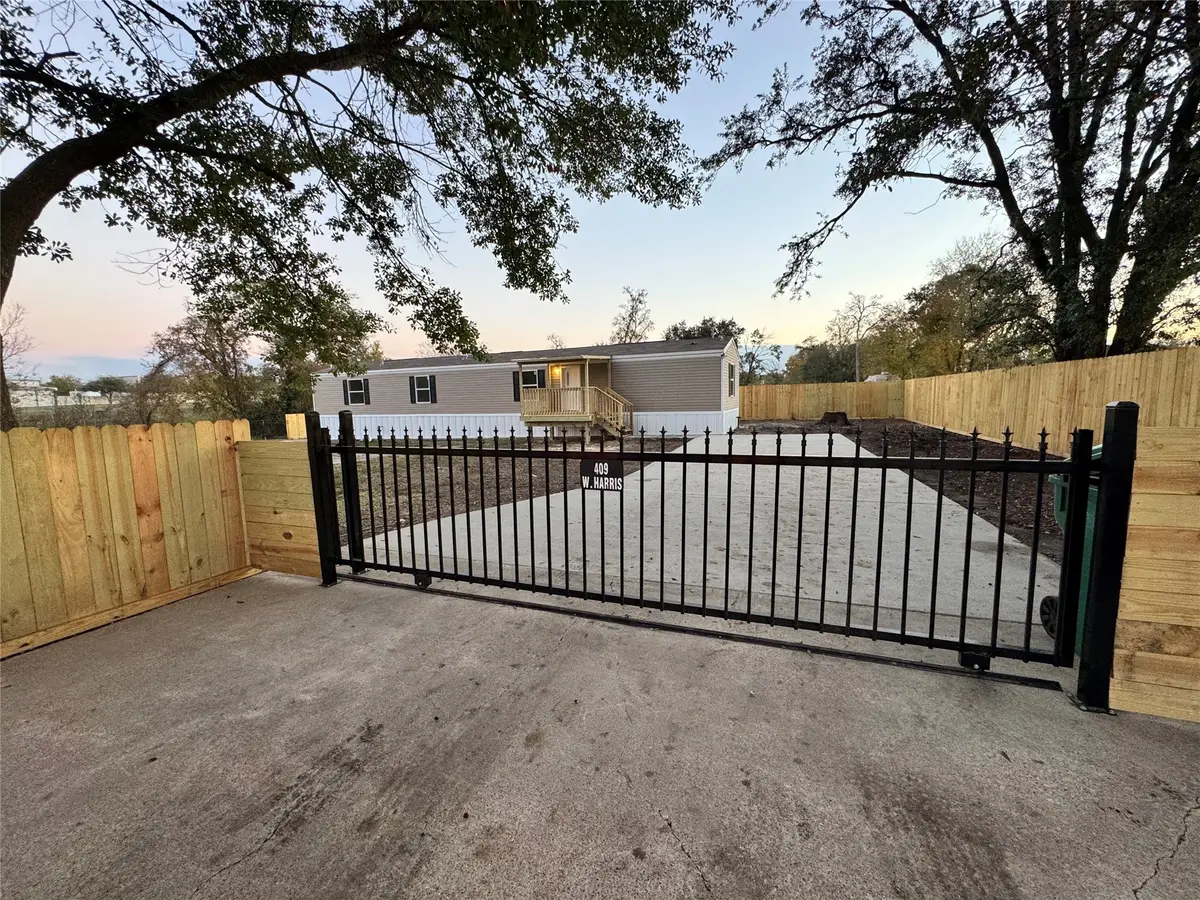 409 W Harris Avenue, Pasadena, TX 77506 - Image #1