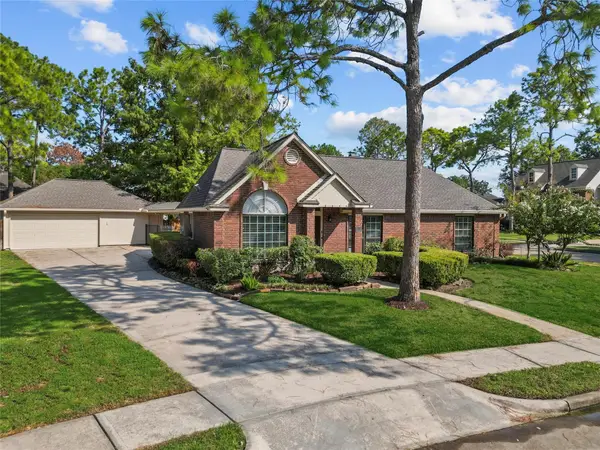 2002 Firtree Way, Houston, TX 77062
