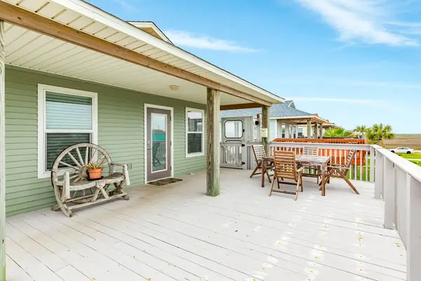 433 Seabean Street, Surfside Beach, TX 77541