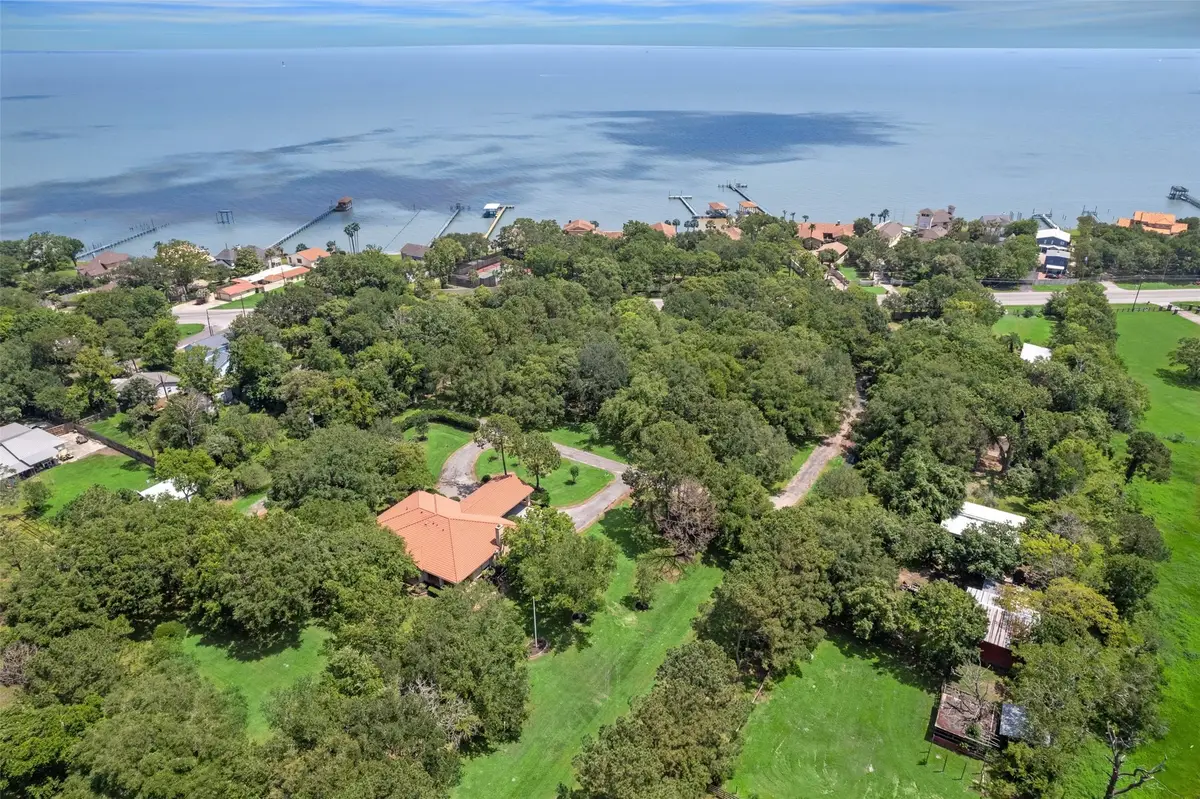 5400 W Bayshore Drive, Bacliff, TX 77518 - #1