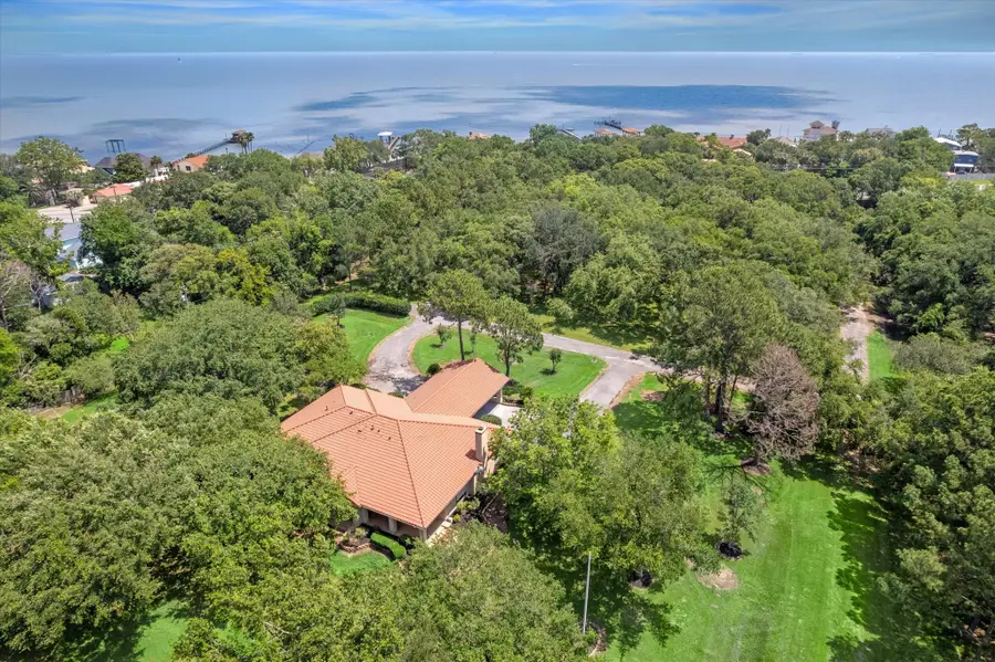 5400 W Bayshore Drive, Bacliff, TX 77518 - #2