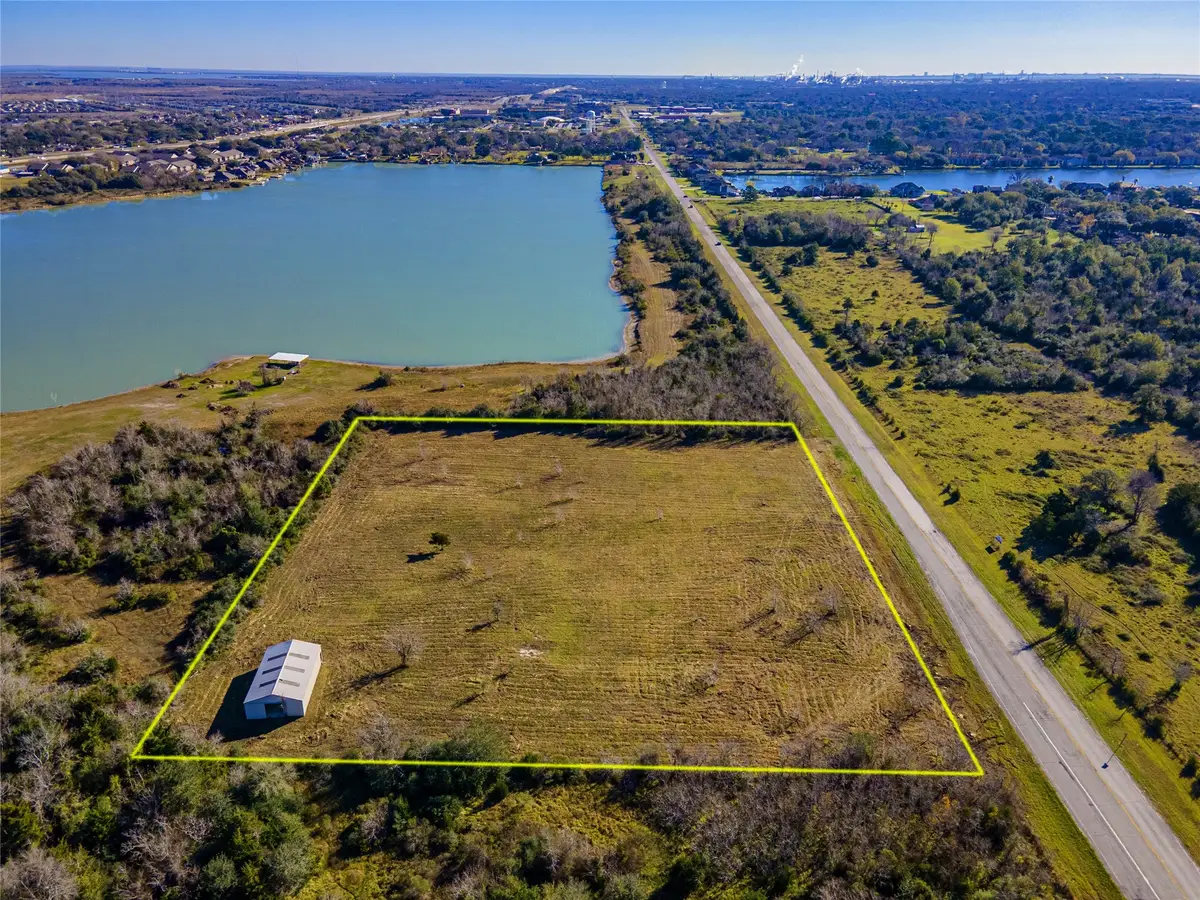 9702 Monticello Drive, Texas City, TX 77591 - Image #1