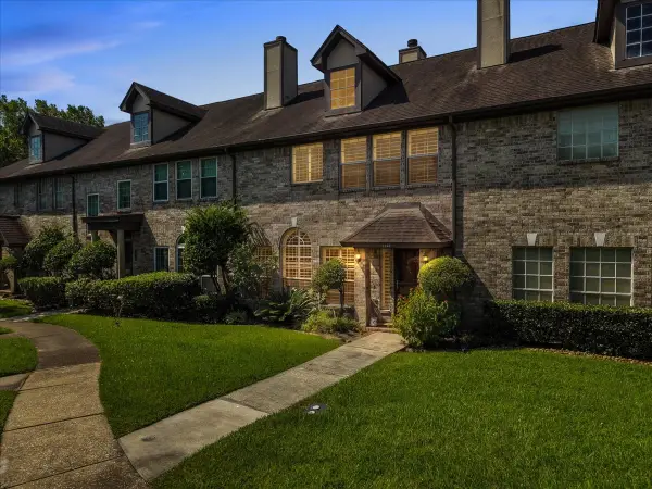 2242 Gemini Street, Houston, TX 77058