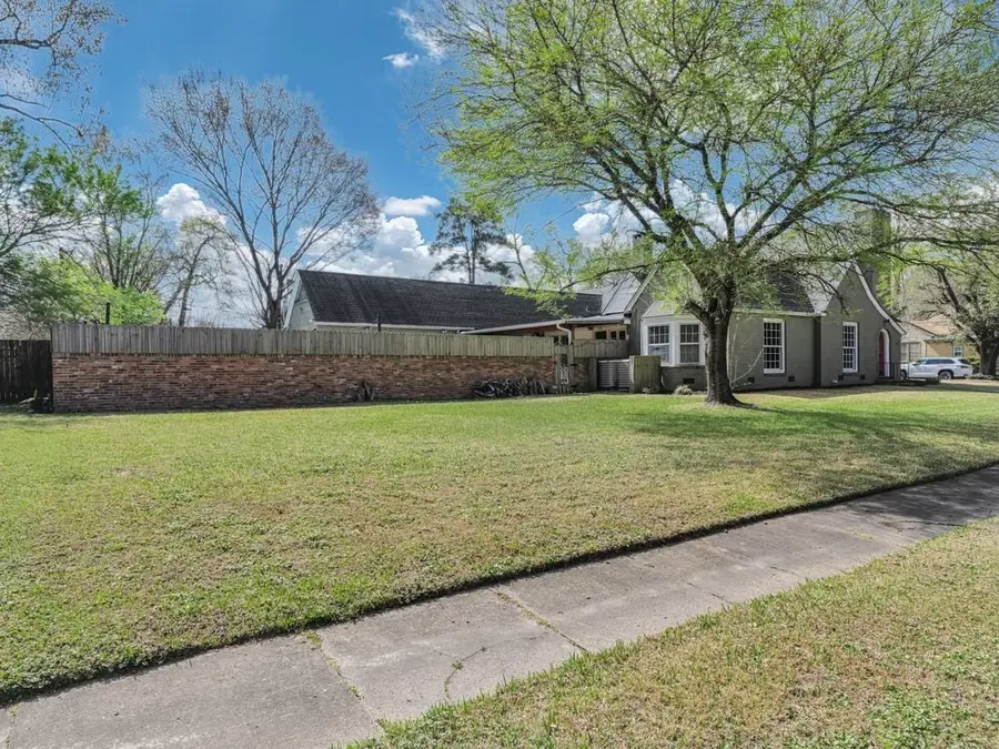 813 W Grove Avenue, Lufkin, TX 75904 - #3