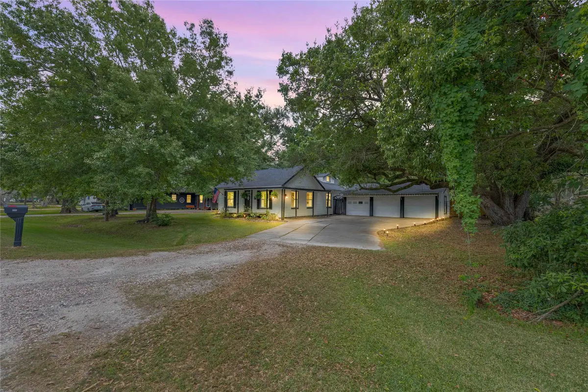 800 Trinity Street, Anahuac, TX 77514 - #1