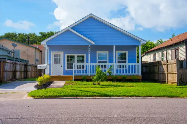 4111 Avenue Q, Galveston, TX 77550