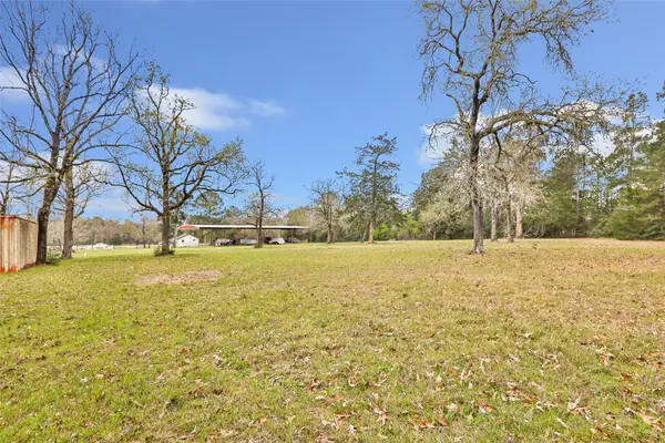 17659 E Fm 1097 Road, Willis, TX 77378