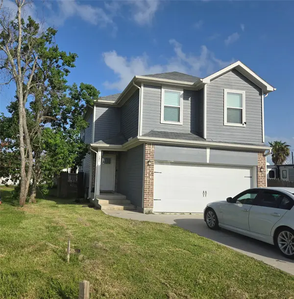 131 Dolphin Harbor N, Baytown, TX 77523