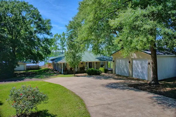 10040 Texas 87 S S, Hemphill, TX 75948