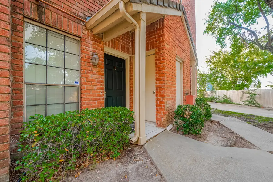 2211 S Kirkwood Road #19, Houston, TX 77077 - Image #3