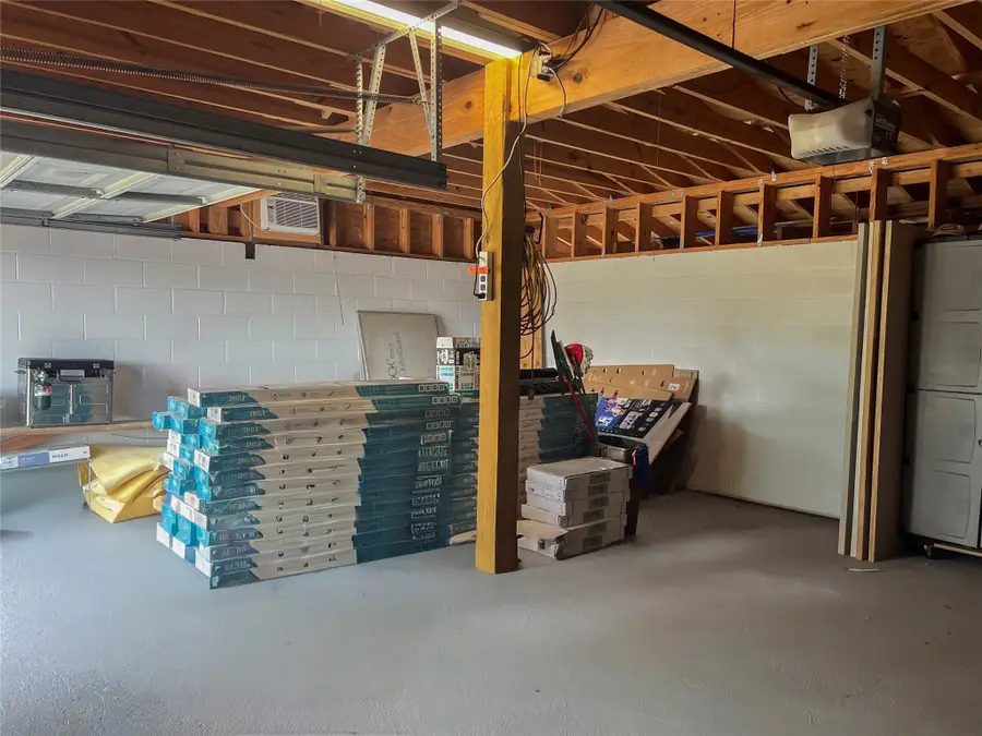 11802 Ostermeyer Road, Galveston, TX 77554 - Image #3