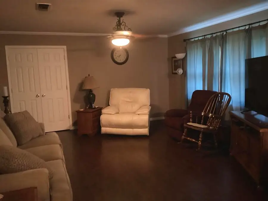 402 W Drew St, Kirbyville, TX 75956 - #3