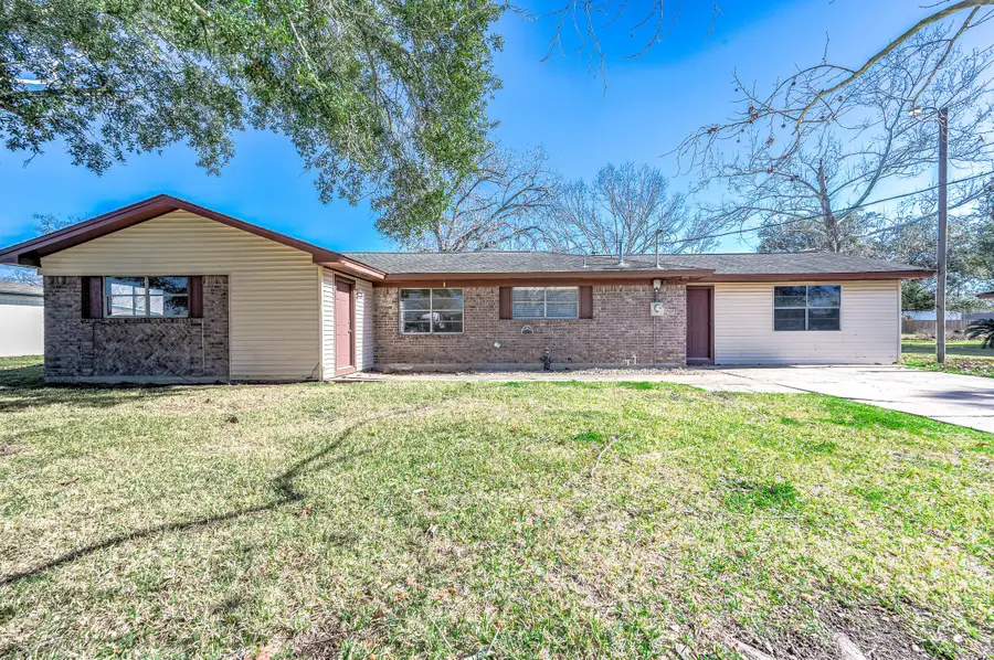3311 County Road 890, Alvin, TX 77511 - #3